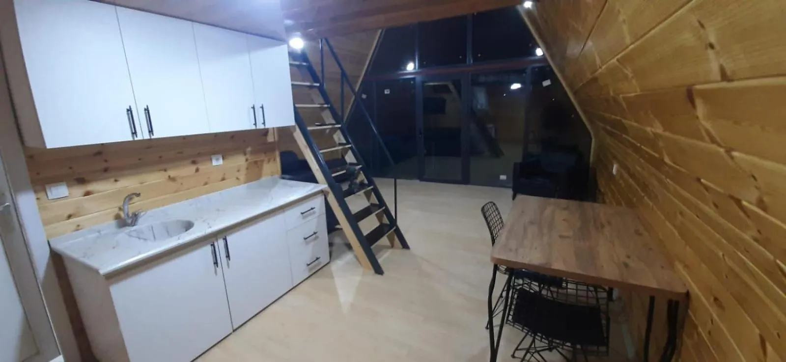 أنطاليا Bahcearasi Bungalov